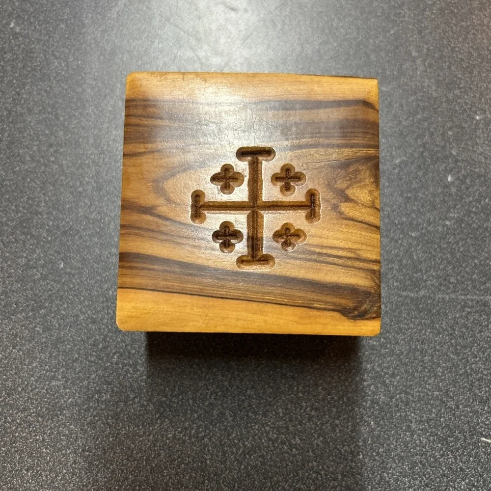 WWII-Era Olive Wood Jerusalem Box – OSS/CIA Woman's Holy Land‎ Relic Case